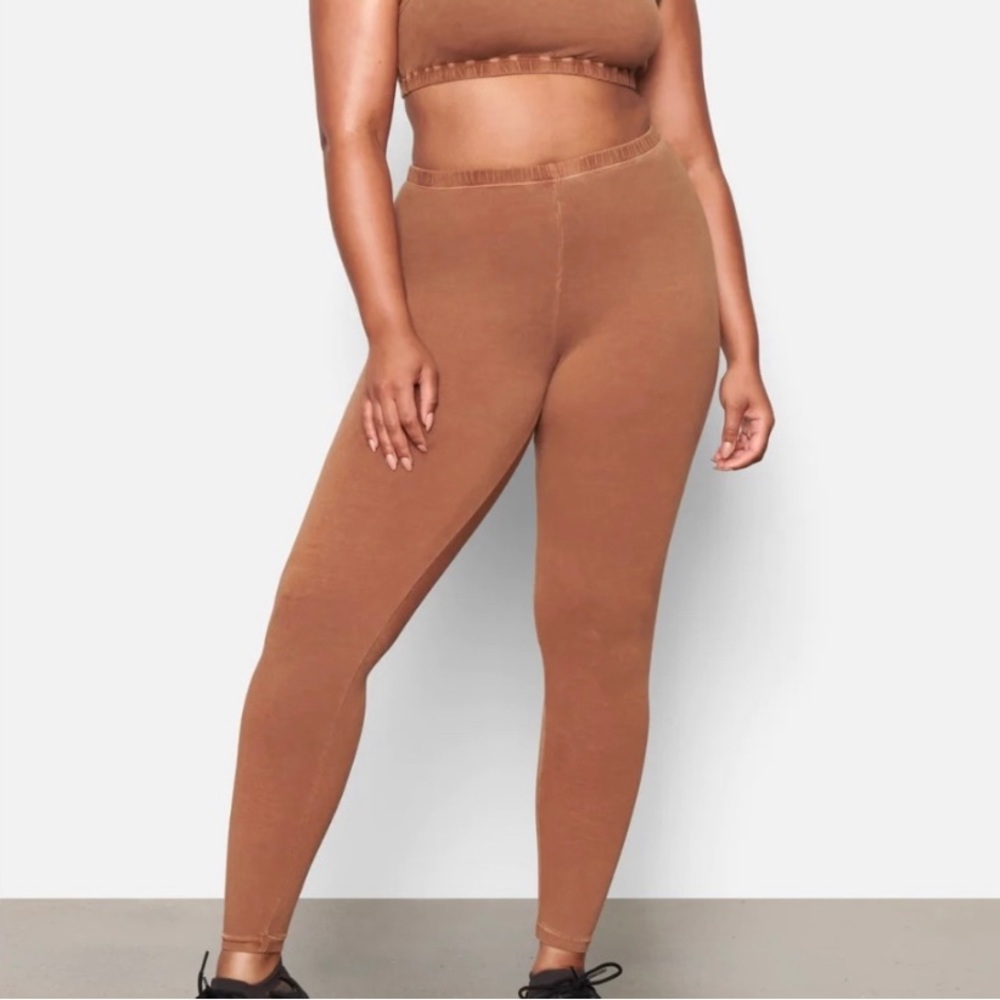 SKIMS OUTDOOR LEGGINGS